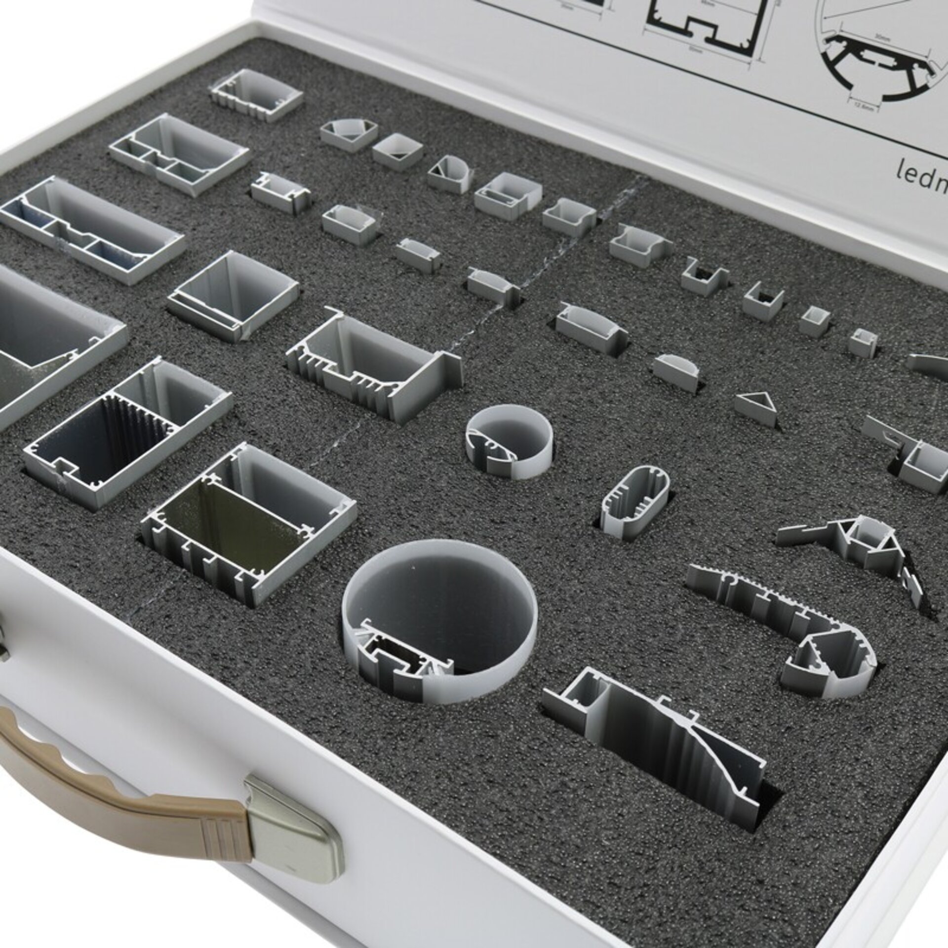 Maleta­n demo perfiles de aluminio - Ledme Europa - 3